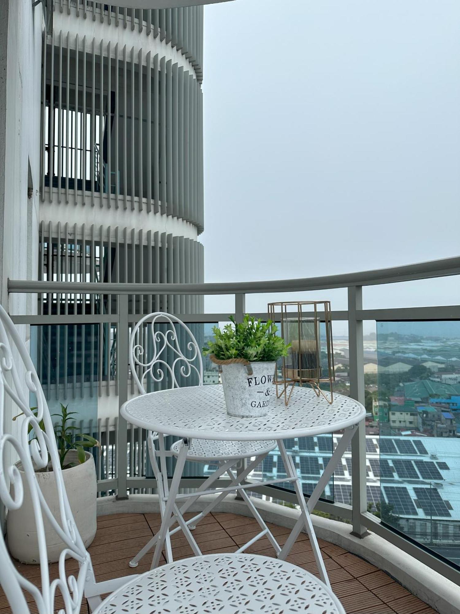The Bahamas & Maldives Suites At Azure Residences Paranaque 15 Mins Manila Airport T3 Exterior photo