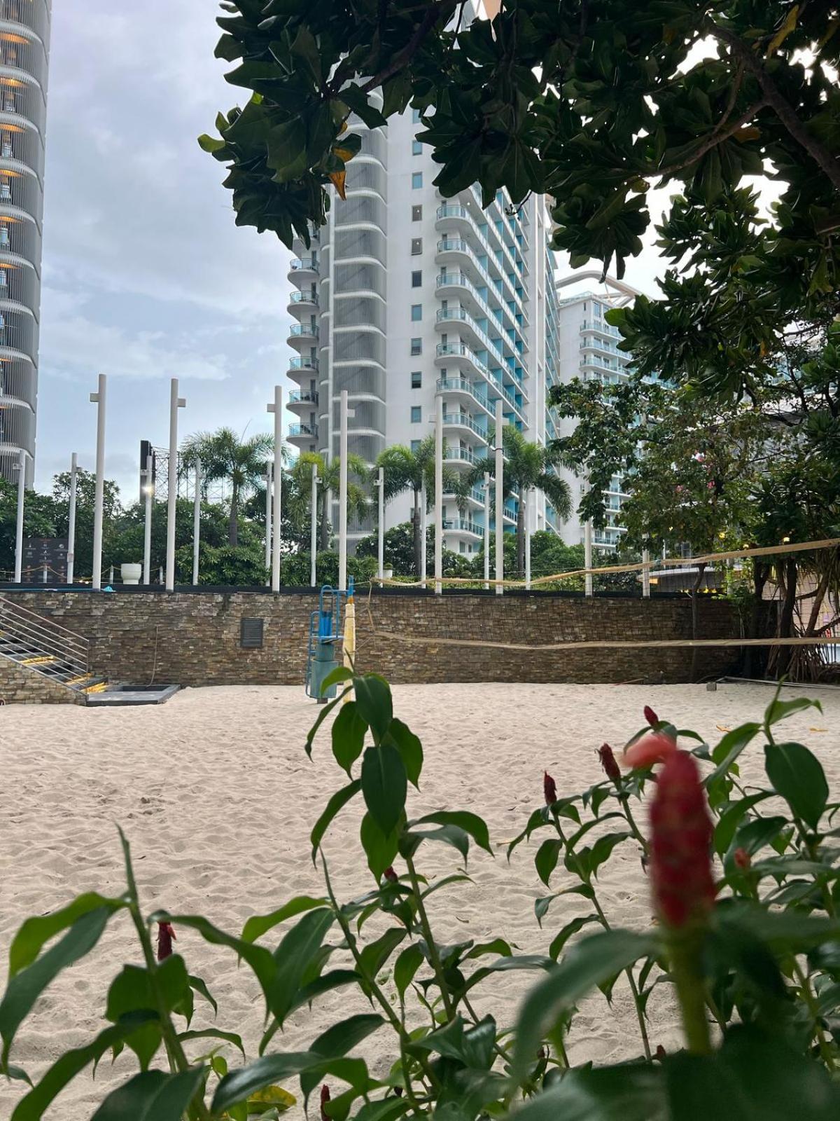 The Bahamas & Maldives Suites At Azure Residences Paranaque 15 Mins Manila Airport T3 Exterior photo
